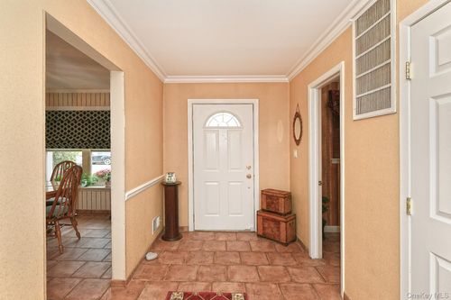 226 Oakview Ave, Oceanside, NY, 11572-2338 | Card Image