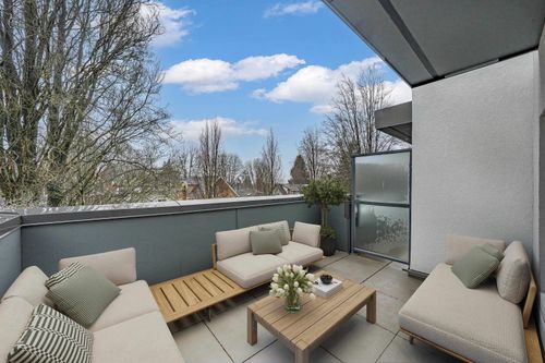 2071 1st Ave E, Vancouver, BC, V5N1B6 | Card Image
