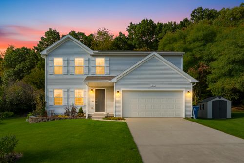 147 Station Hill St, Galesburg, MI, 49053-8301 | Card Image