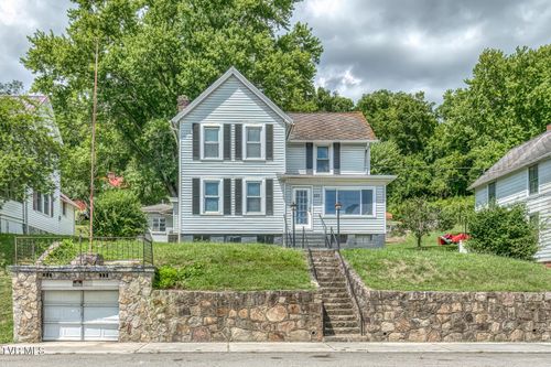 225 E Main St, Saltville, VA, 24370-2720 | Card Image