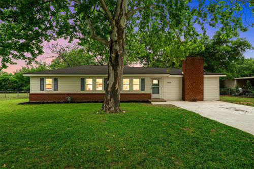 1003 Donlo St, Robinson, TX, 76706-6111 | Card Image