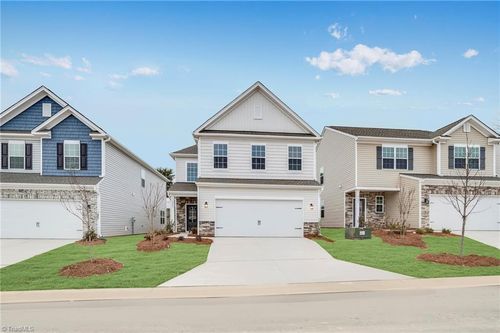5561 Hydrangea St, Winston-Salem, NC, 27104-3790 | Card Image
