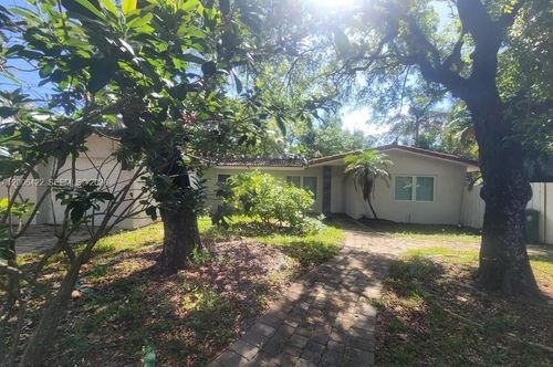 141 Ne 30th St, Wilton Manors, FL, 33334-1064 | Card Image