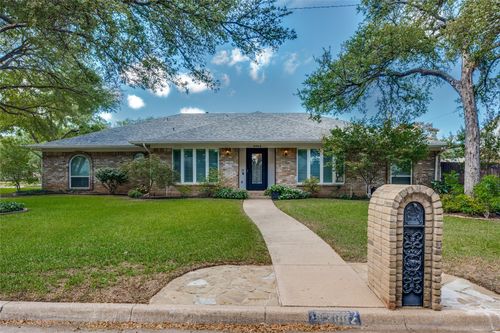 2002 Elmhurst Dr, Arlington, TX, 76012-1726 | Card Image