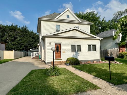 121 Se Park St, Luverne, MN, 56156-1730 | Card Image