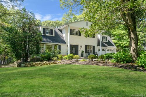 8 Leroy Ct, Commack, NY, 11725-1703 | Card Image