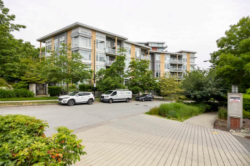 406-3263 Pierview Cres, Vancouver, BC, V5S0C3 | Card Image