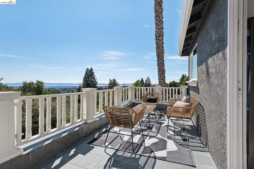 4368 Whittle Ave, Oakland, CA, 94602-2548 | Card Image