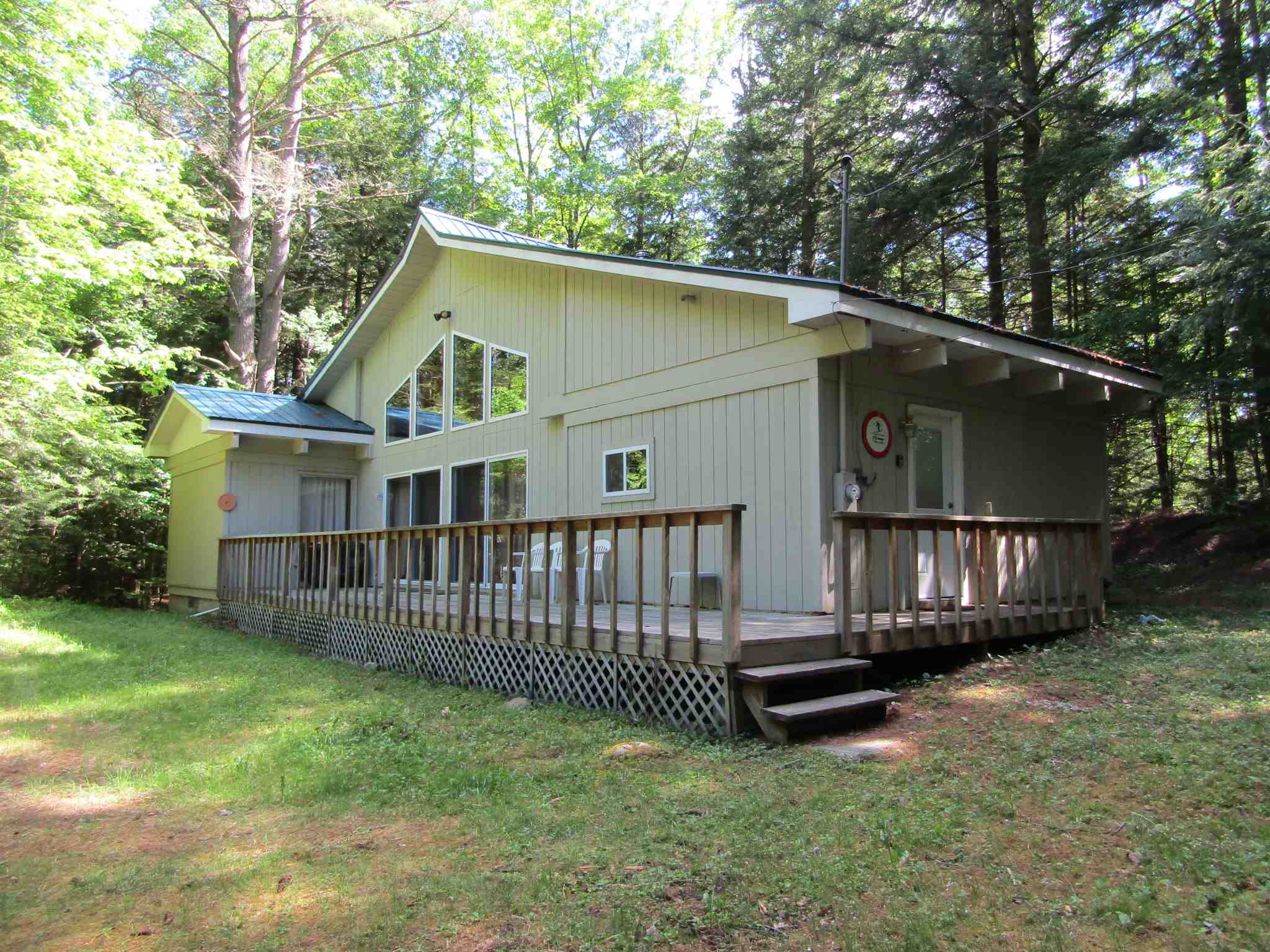 328 White Mountain, Sold in Haverhill Zoocasa