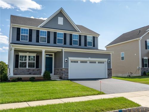 813 Hendon Ln, CATASAUQUA, PA, 18032-8016 | Card Image
