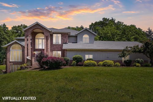 106 12th St Ne, Waverly, IA, 50677-4207 | Card Image
