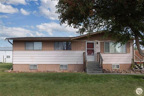 125 7th St E, Hardin, MT, 59034-1529 | Card Image