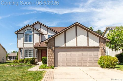 141 Woodslee Dr, Troy, MI, 48083-1764 | Card Image
