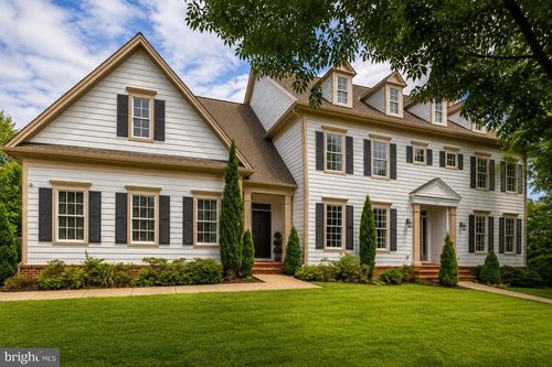 904 Locust St, Herndon, VA, 20170-4947 | Card Image