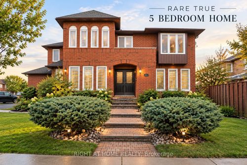 39 Banner Rd, Brampton, ON, L6X4K8 | Card Image
