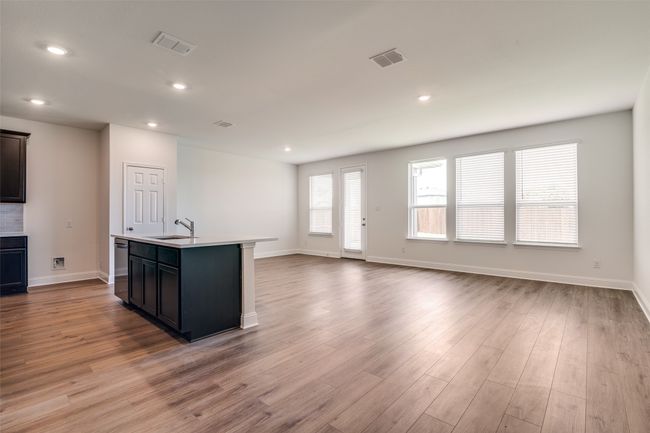 719 Saint Lawrence Dr, House other with 4 bedrooms, 3 bathrooms and null parking in Seagoville TX | Image 5