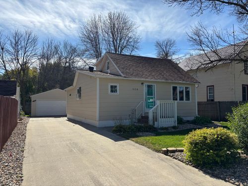 1636 Dover St, Worthington, MN, 56187-1812 | Card Image