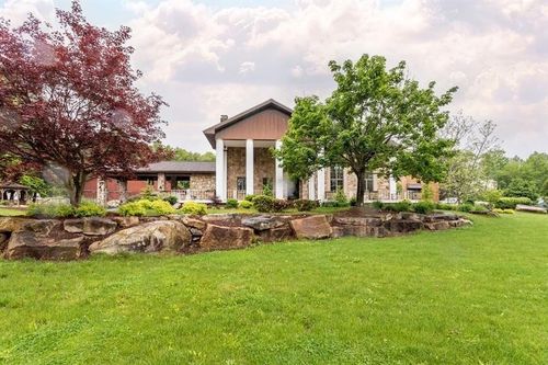 33 Chalk Hill Ohiopyle Rd, Ohiopyle, PA, 15470-1335 | Card Image