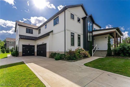 2605 Buckhurst Dr, Beachwood, OH, 44122-1672 | Card Image