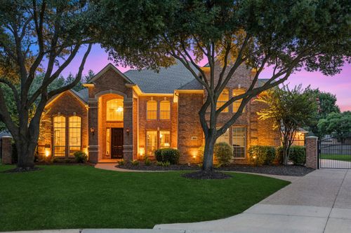 902 Aaron Way, Southlake, TX, 76092-8697 | Card Image