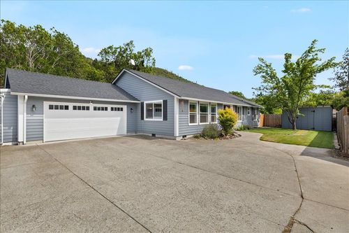 20 Penny Ct, Shady Cove, OR, 97539-9835 | Card Image