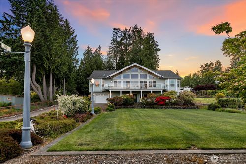 8151 E Seaview Dr, Port Orchard, WA, 98366-8565 | Card Image
