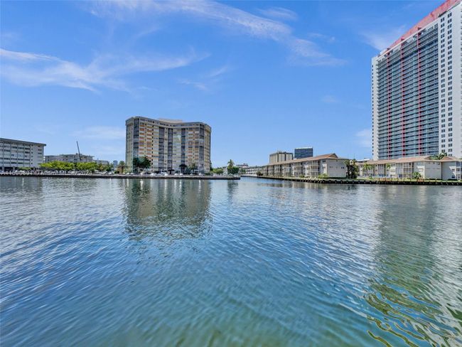 1702 - 1833 S Ocean Dr, Condo with 2 bedrooms, 2 bathrooms and null parking in Hallandale Beach FL | Image 63