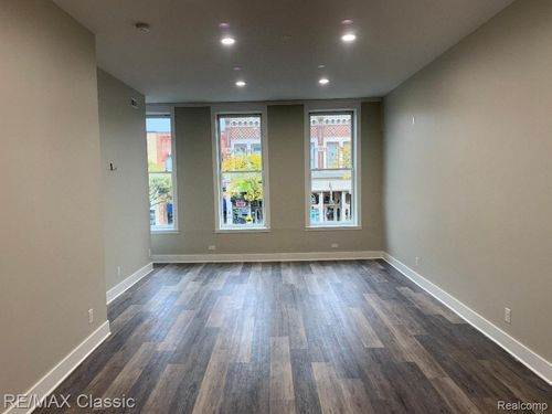 109 - 2 2 W Grand River Ave, Howell, MI, 48843 | Card Image