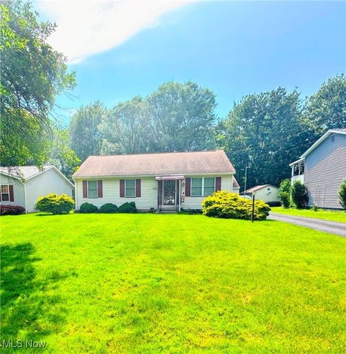 5380 Jeanne Lynn Ave, Youngstown, OH, 44514-1324 | Card Image