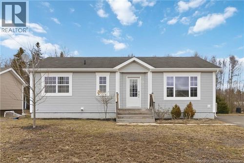 58 Wilfred St, Dieppe, NB, E1A0E4 | Card Image