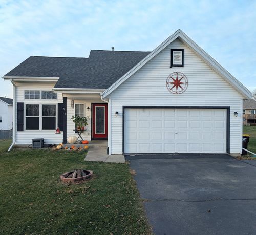 510 Berglund Rd, Pecatonica, IL, 61063-9574 | Card Image