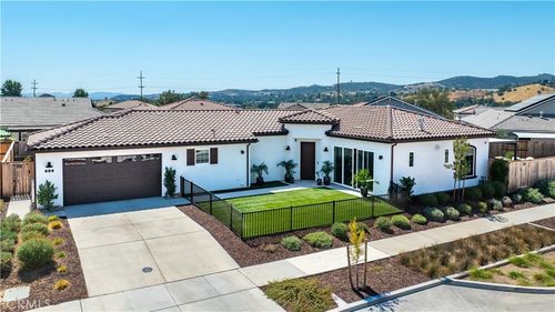 686 Prosecco Ln, Paso Robles, CA, 93446-5830 | Card Image