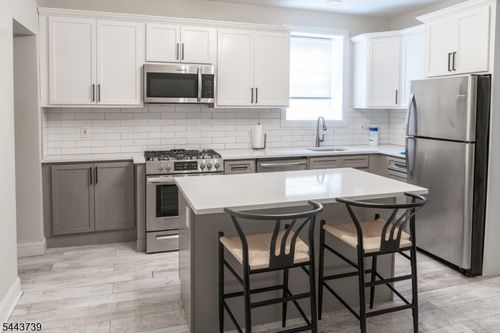 2r-57 Glenridge Ave, Montclair, NJ, 07042-4781 | Card Image