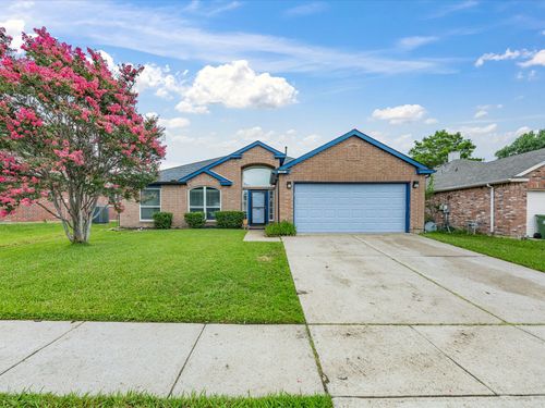 7609 Albany Ln, Arlington, TX, 76002-4141 | Card Image