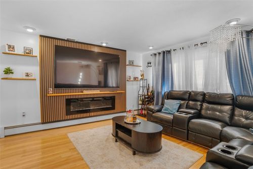 3 Vineland Ave, North Providence, RI, 02911-1319 | Card Image