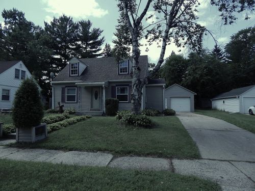 1004 Birchwood Dr, West Bend, WI, 53095-4706 | Card Image