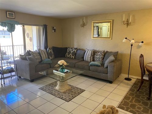 apt-227-15480 Sw 82nd Ln, Miami, FL, 33193-5066 | Card Image