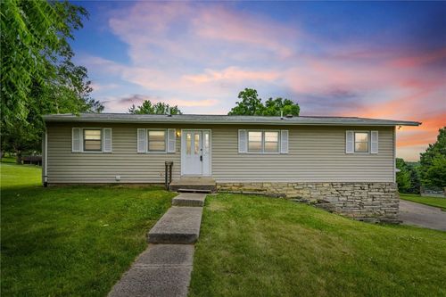 312 Lake View Dr Ne, Solon, IA, 52333-9066 | Card Image