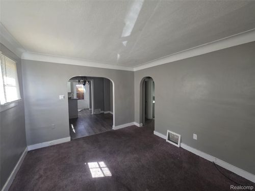 6017 Plainview Ave, Detroit, MI, 48228-3924 | Card Image