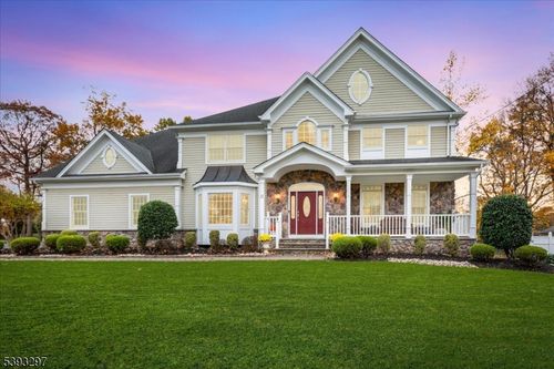 11 Madaline Dr, Edison, NJ, 08820-1128 | Card Image