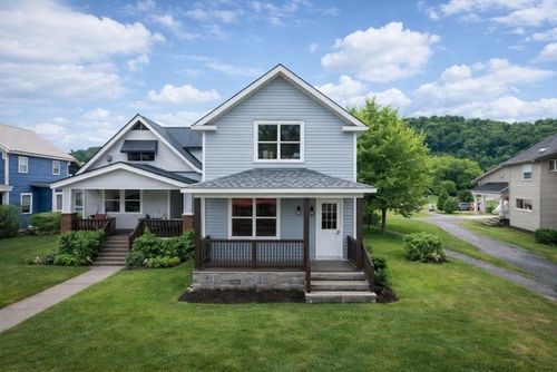 109 Railroad St, Stockdale, PA, 15483-1016 | Card Image