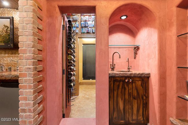 Upstairs Passage to Laundry/Closet | Image 23