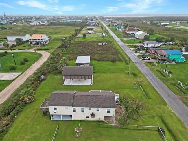 1112 N Monkhouse Dr, Home with 0 bedrooms, 0 bathrooms and null parking in Crystal Beach TX | Image 8
