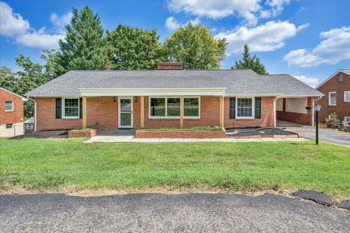 6057 Thornrose Rd, Roanoke, VA, 24012 | Card Image