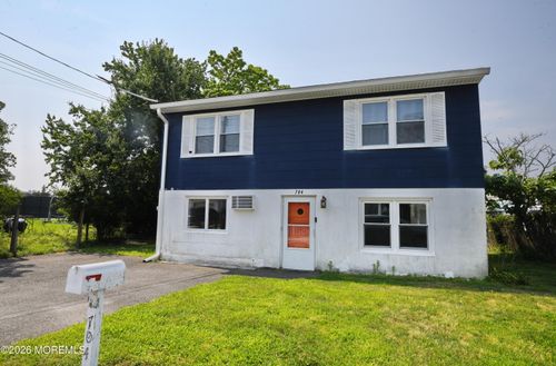 704 Mount Pl, Point Pleasant Boro, NJ, 08742-4536 | Card Image