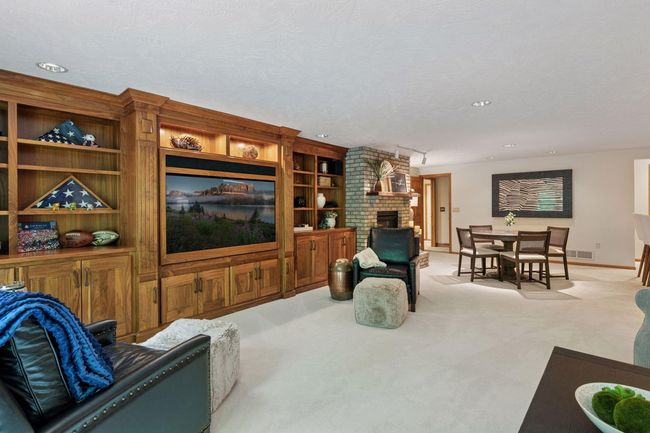 1405 W Farm Rd, House other with 5 bedrooms, 5 bathrooms and null parking in Chaska MN | Image 59