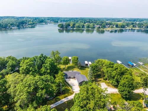 395 Lane 350 Jimmerson Lk, Fremont, IN, 46737-9330 | Card Image