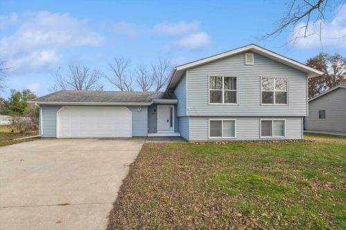 410 N Kelly St, Shell Rock, IA, 50670-1017 | Card Image