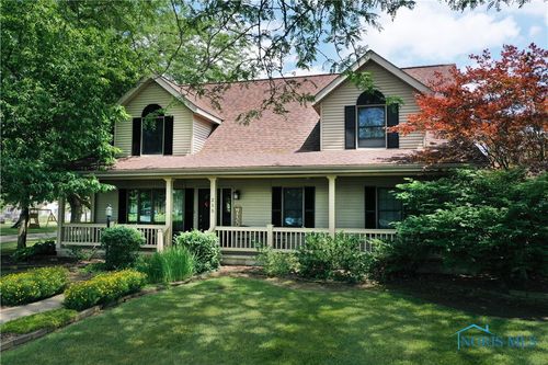 215 Cherry St, Genoa, OH, 43430-1820 | Card Image