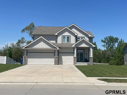 4910 Birchwood Dr, Papillion, NE, 68133-2522 | Card Image